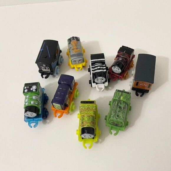 Lot of 9 Fisher Price Thomas and Friends Minis Train Engines - Picture 2 of 16